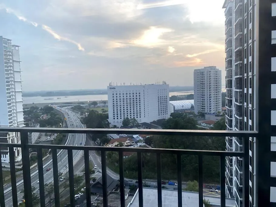 3-Bed Gem Near Singapore Border! Διαμέρισμα Τζόχορ Μπάχρου
